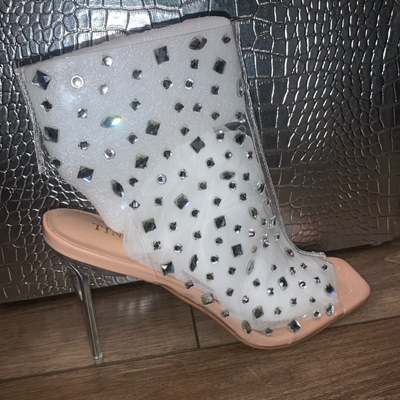 Clear Rhinestone studded Heel Bootie with Nude base Size 10 BRAND NEW - Picture 4 of 10